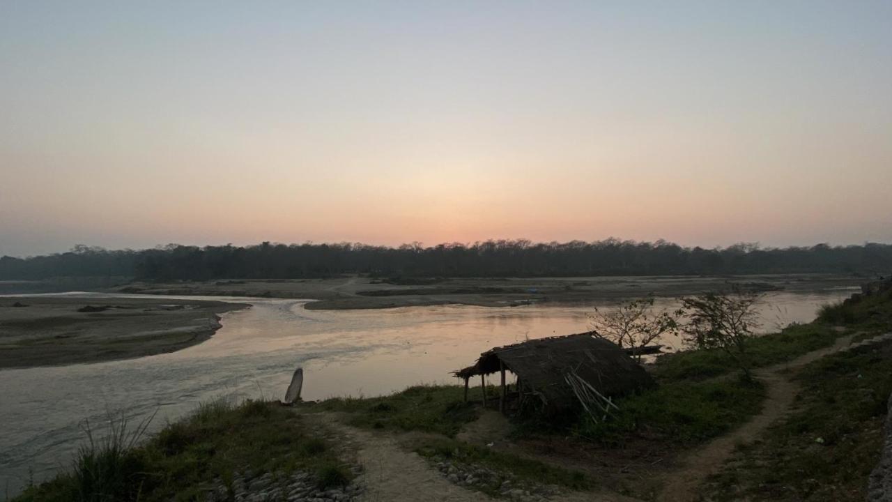 Hotel Sauraha Gaida House Chitwan Exterior photo