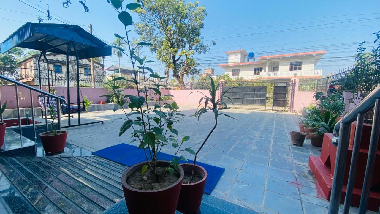 Hotel Sauraha Gaida House Chitwan Exterior photo