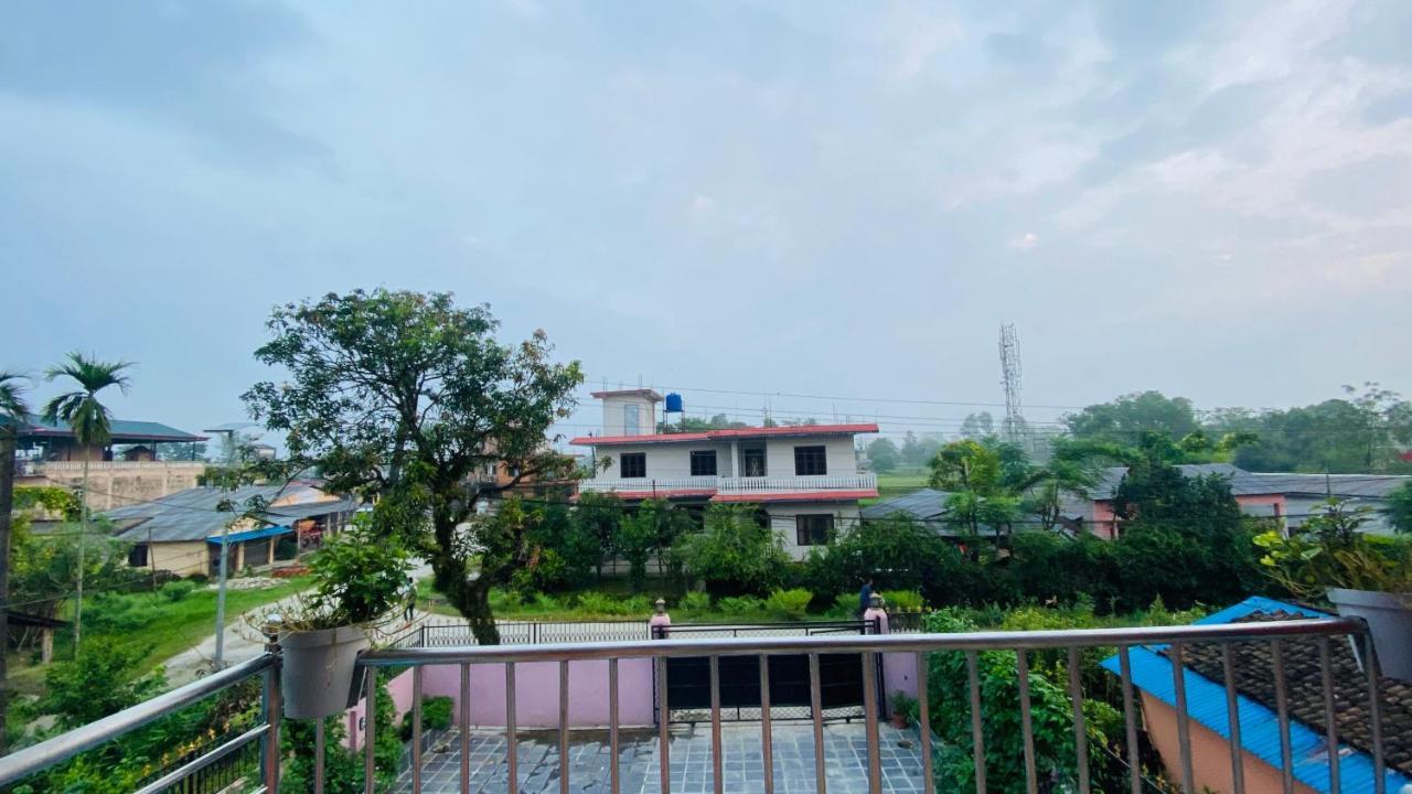 Hotel Sauraha Gaida House Chitwan Exterior photo