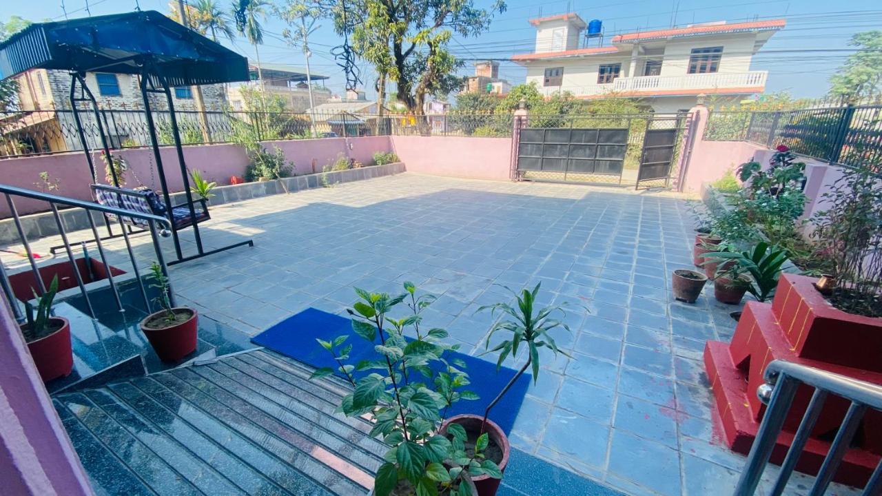 Hotel Sauraha Gaida House Chitwan Exterior photo
